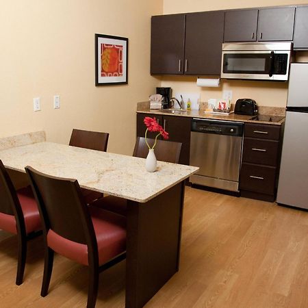 Towneplace Suites By Marriott Lake Jackson Clute Экстерьер фото